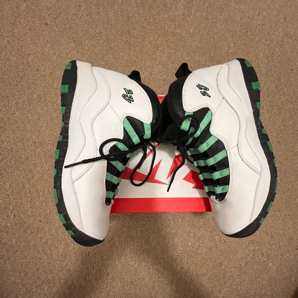 Air Jordan size 7 youth excellent used  condition - Picture 4 of 9